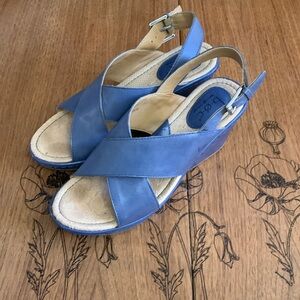 Blue leather platform Boc wedge heels in EUC. Sz 7.